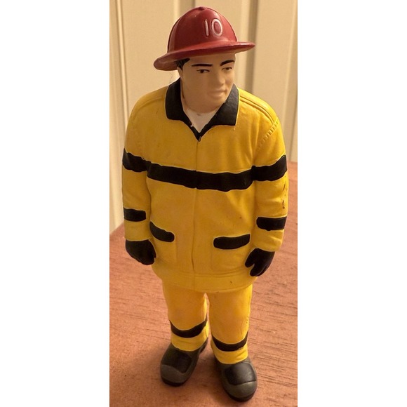 Lakeshore Firefighter Community Helpers‎ Figure PVC 5" - Picture 1 of 4